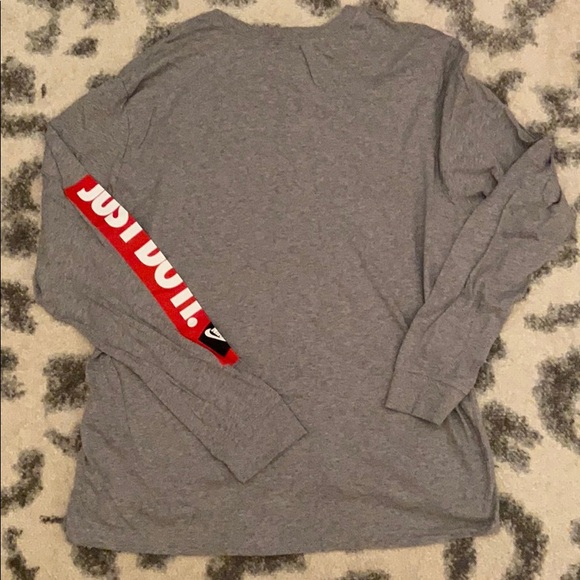 Nike Long Sleeve T-Shirt - Picture 4 of 4